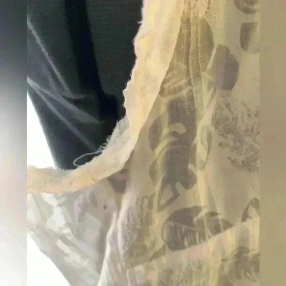 St John's Bay Thin White Short Sleeve Button Down Shirt Blouse Flower Women Smal - Picture 3 of 8